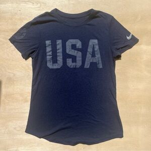 Nike Olympic Team USA Women’s Athletic Cut T shirt Size Small Navy Graphic Sport